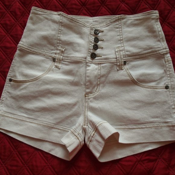 VANILLA STAR JEAN SHORTS OFF-WHITE SIZE 9 - Picture 1 of 4